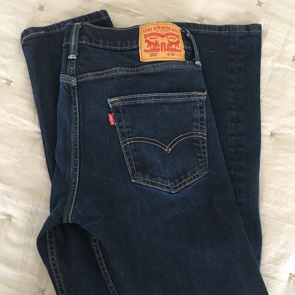 Levi’s jeans. 502 32x32